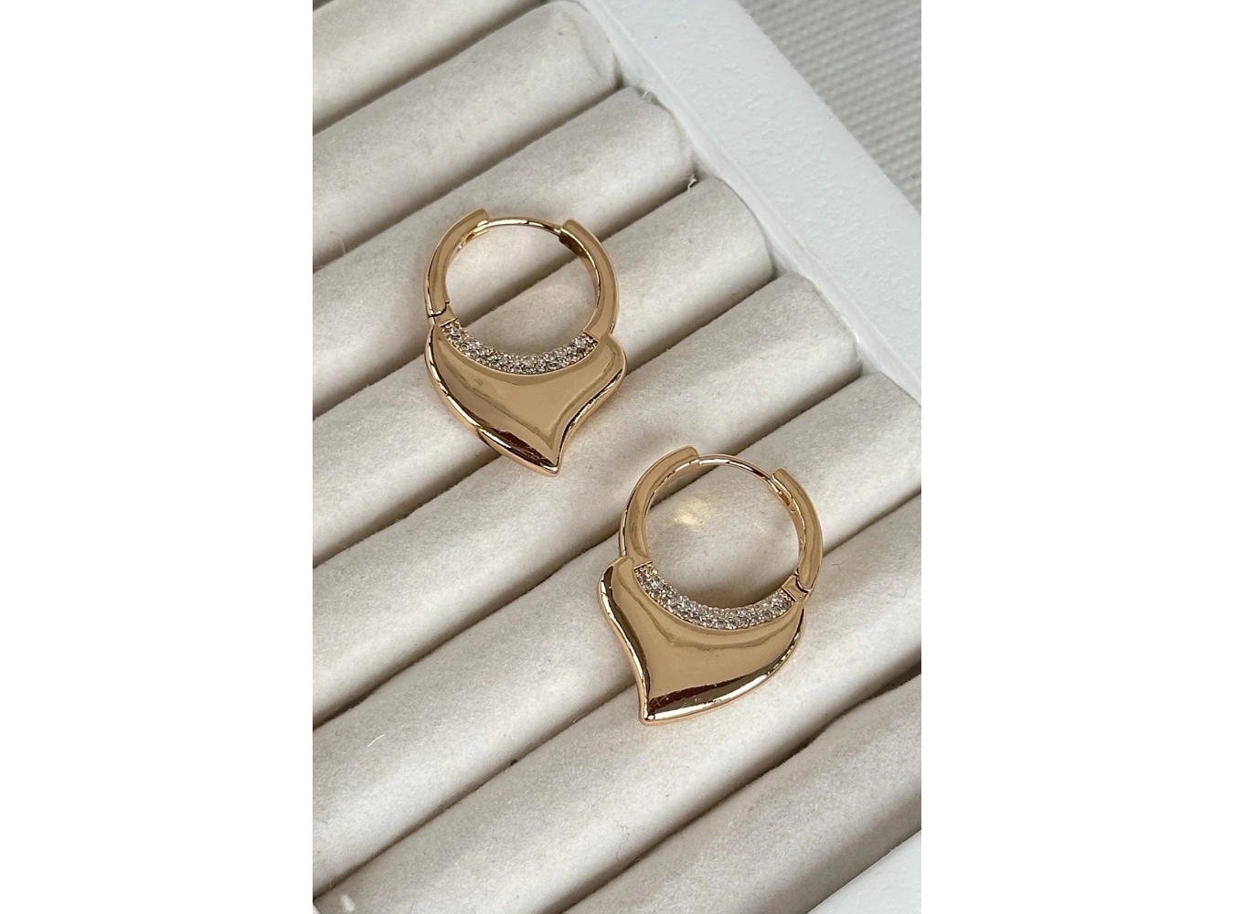 Altın Renk Taş Detaylı Halka Çelik Xuping Küpe (Çift)