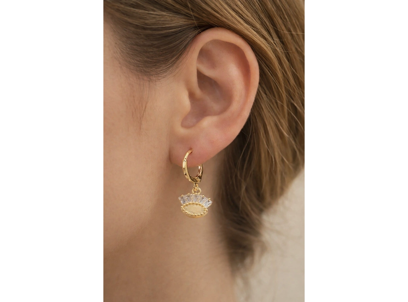 Altın Renk Taş Detaylı Halka Tx Küpe (Çift)