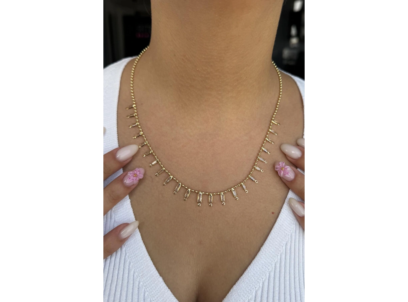 Altın Renk Taş Detaylı Kolye