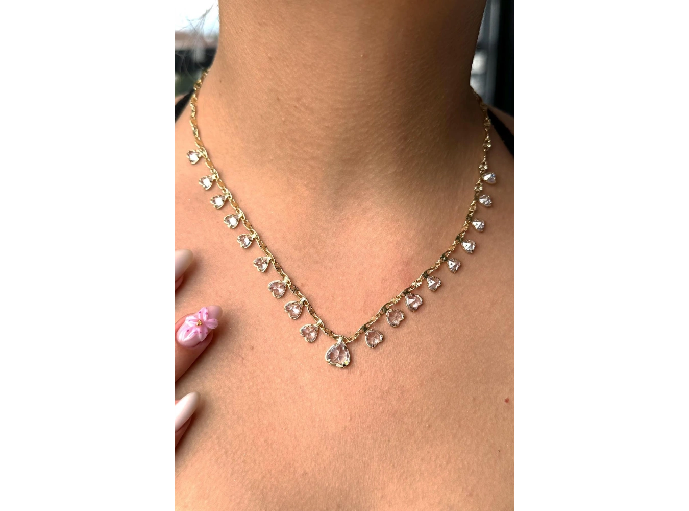 Altın Renk Taş Detaylı Kolye