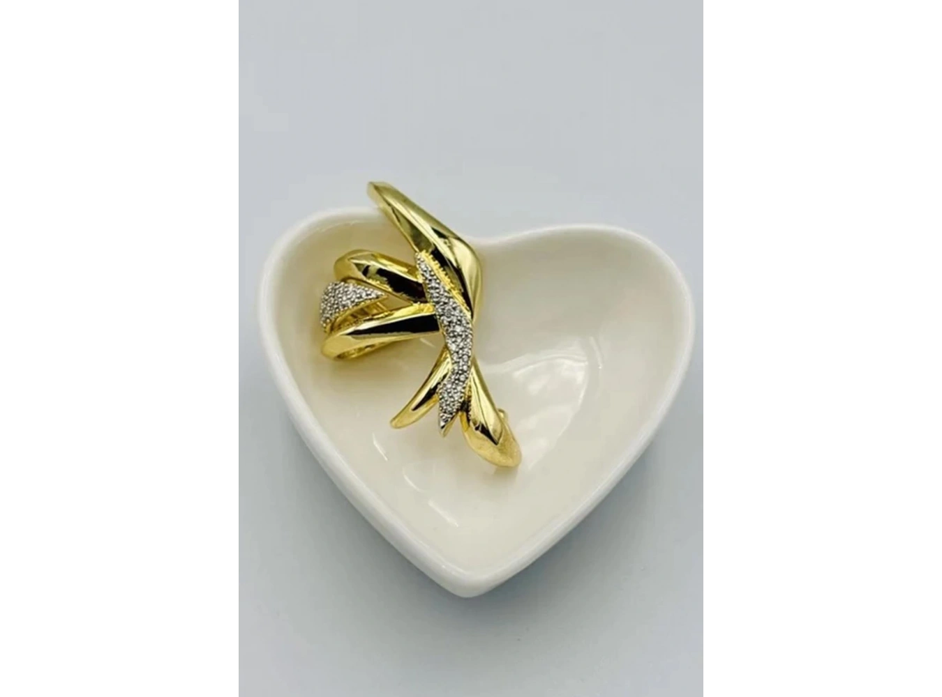 Altın Renk Taş Detaylı Kulak Aksesuarı