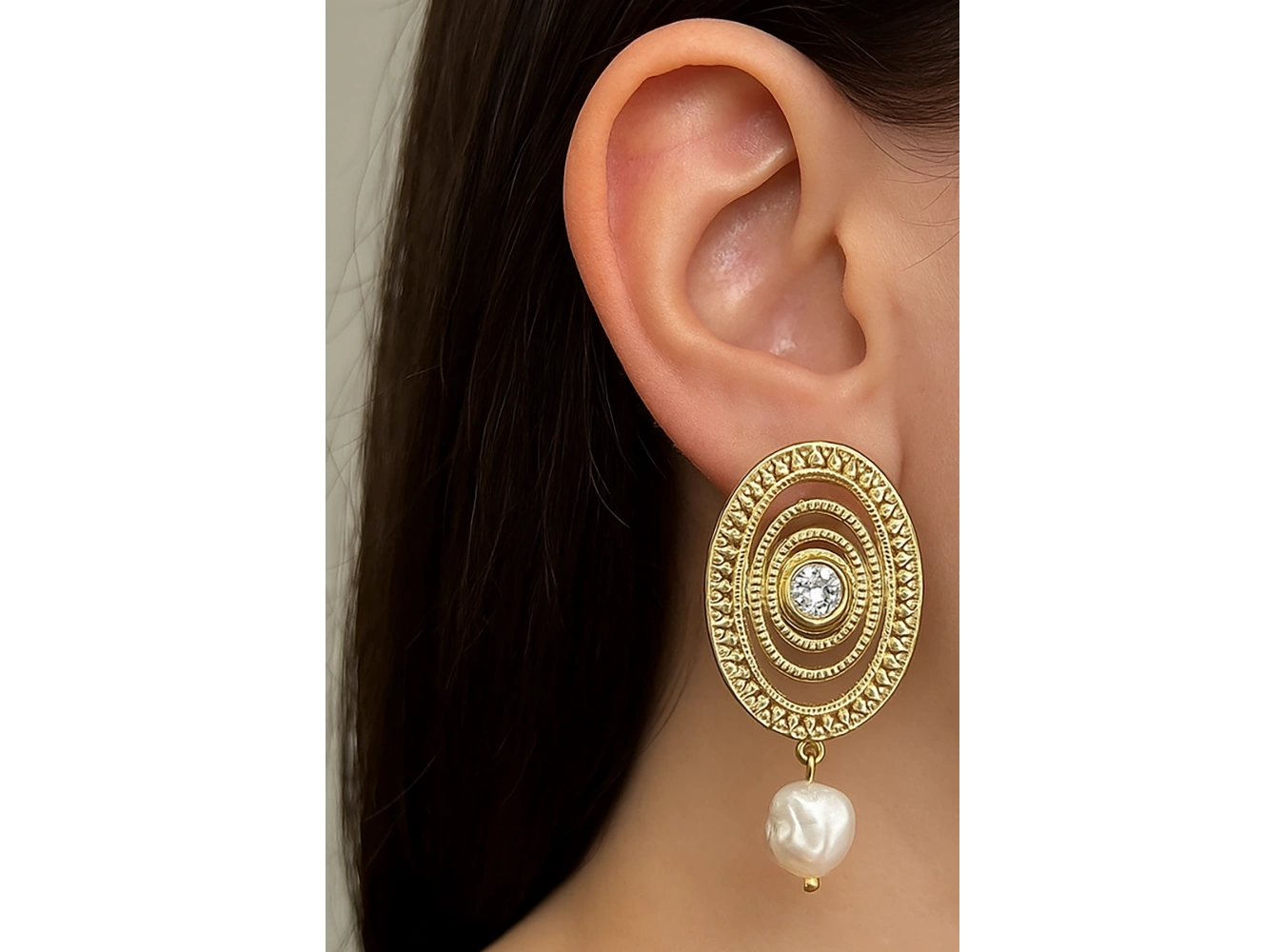 Altın Renk Taş Detaylı Küpe (Çift)