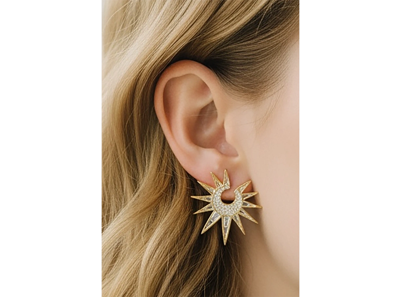 Altın Renk Taş Detaylı Küpe (Çift)