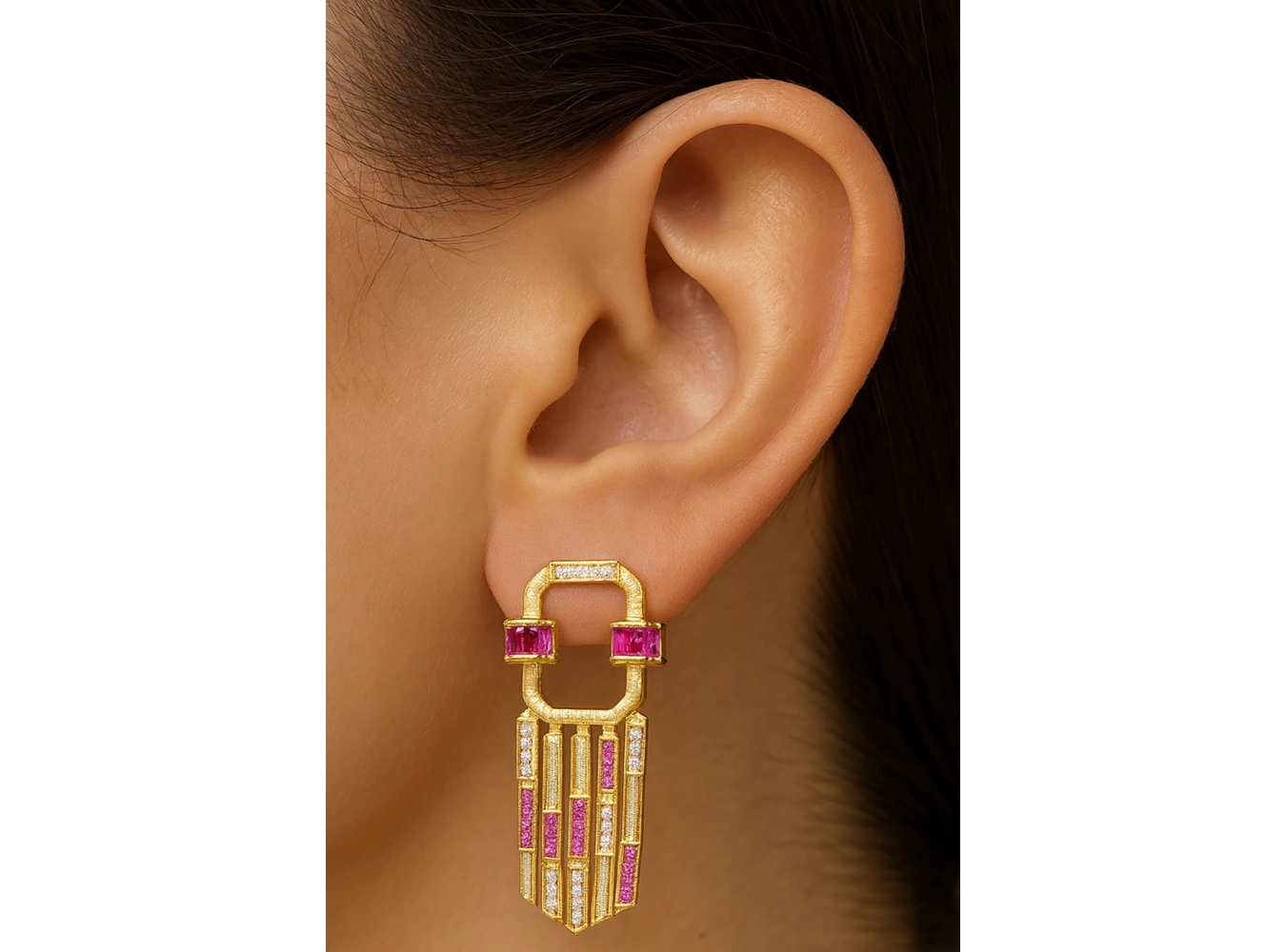 Altın Renk Taş Detaylı Küpe (Çift)