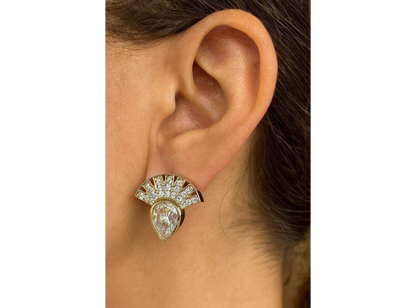 Altın Renk Taş Detaylı Küpe (Çift)