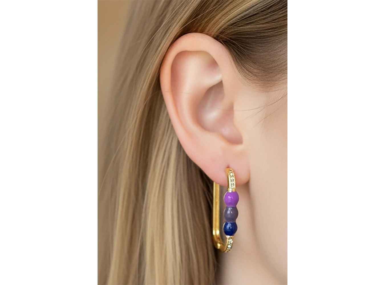 Altın Renk Taş Detaylı Küpe (Çift)