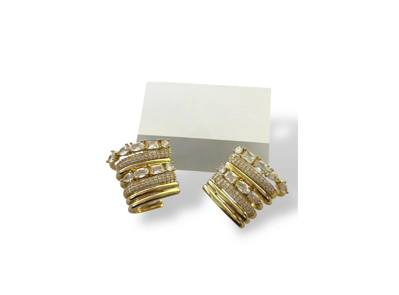 Altın Renk Taş Detaylı Küpe (Çift)