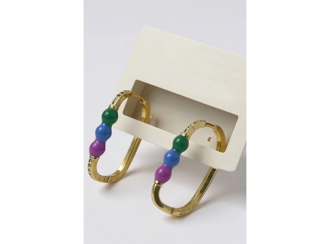 Altın Renk Taş Detaylı Küpe (Çift)