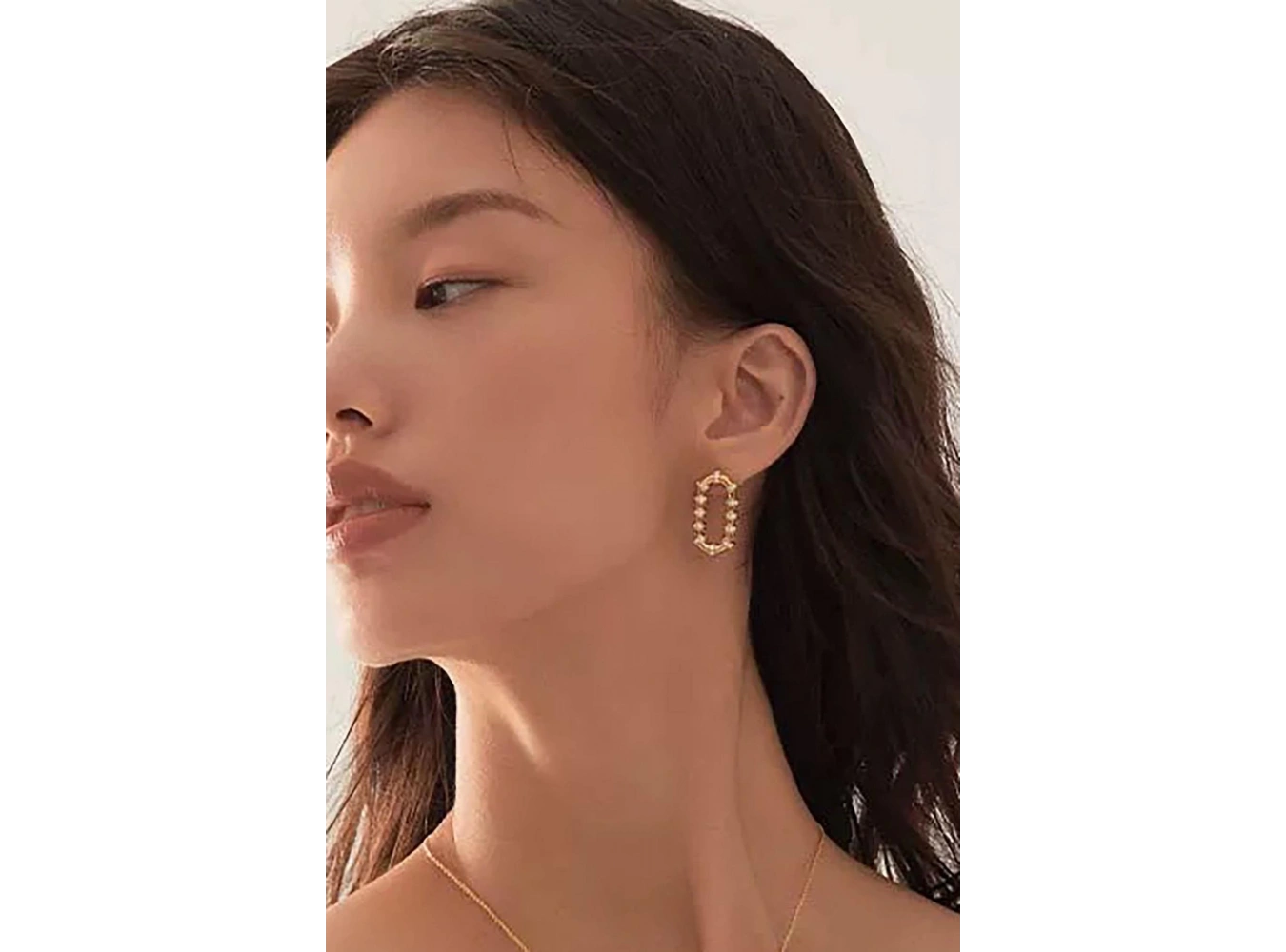 Altın Renk Taş Detaylı Küpe (Çift)