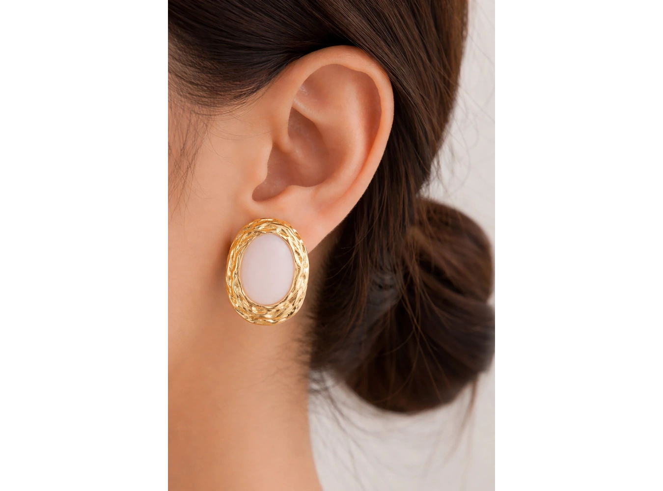 Altın Renk Taş Detaylı Küpe (Çift)