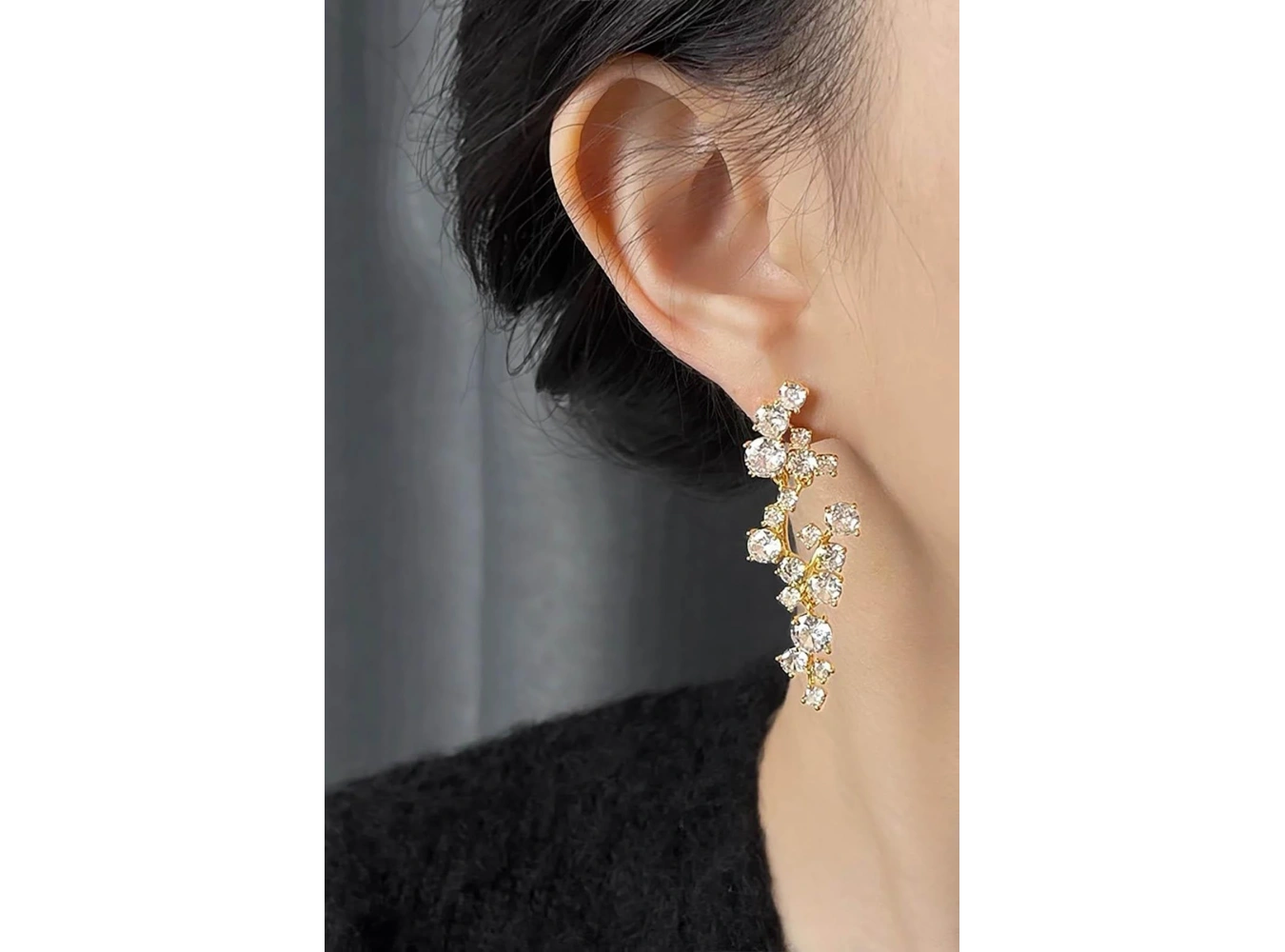 Altın Renk Taş Detaylı Küpe (Çift)