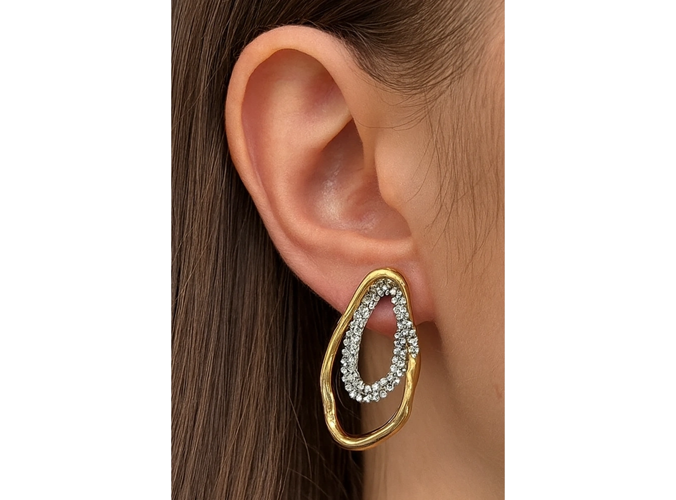 Altın Renk Taş Detaylı Metal Küpe (Çift)