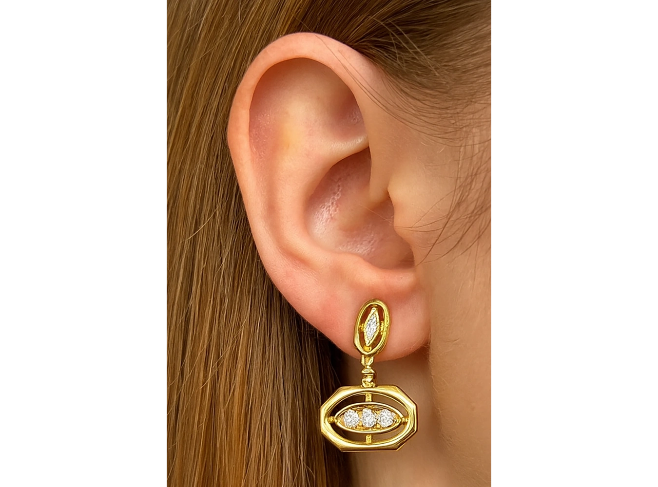 Altın Renk Taş Detaylı Metal Küpe (Çift)