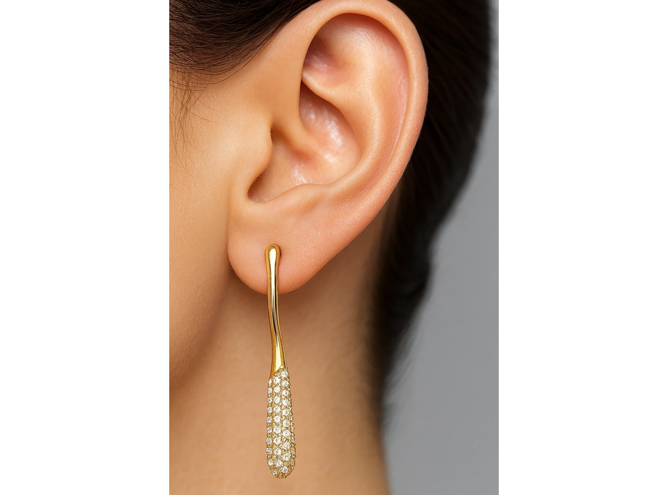 Altın Renk Taş Detaylı Metal Küpe (Çift)