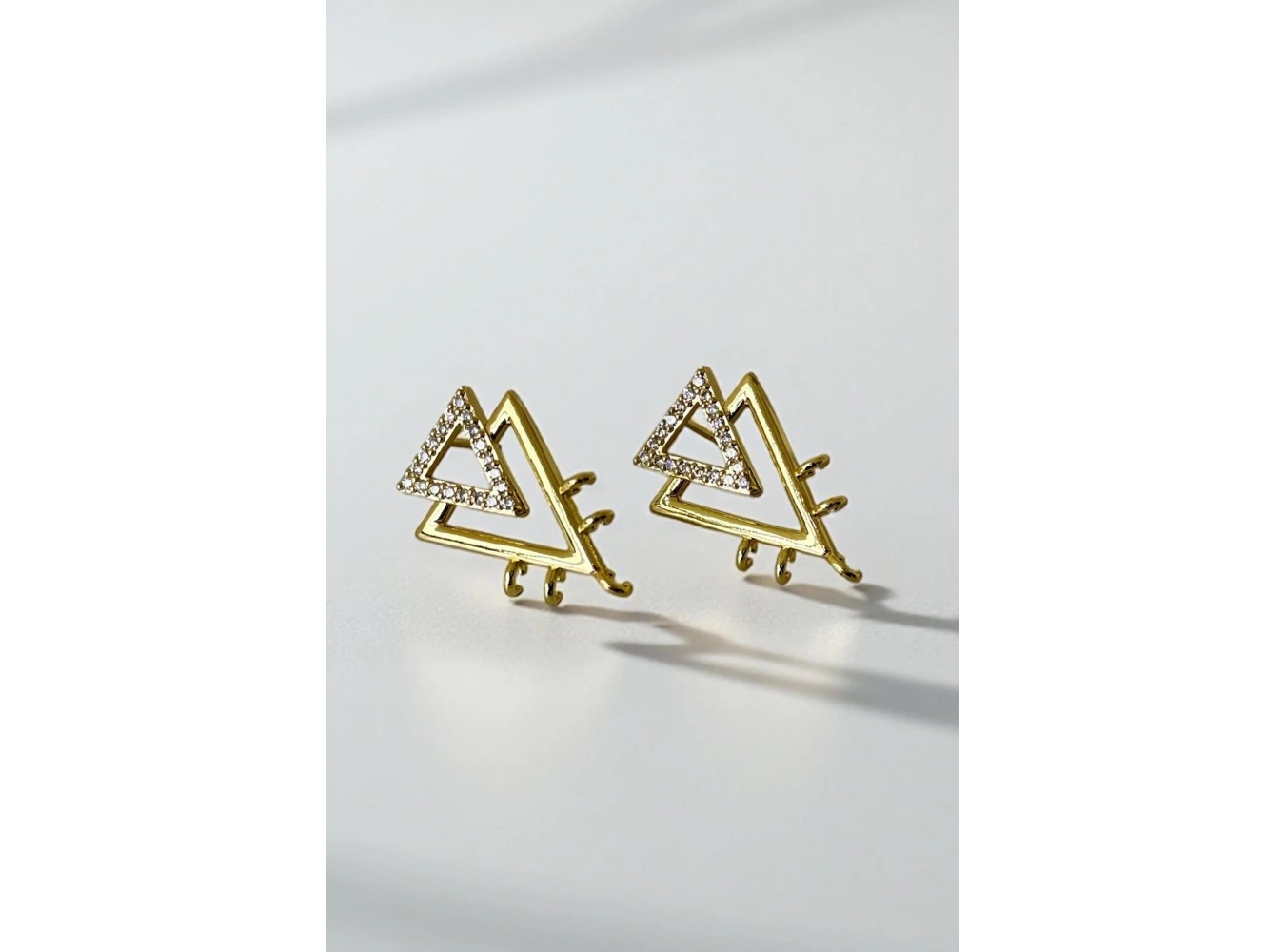 Altın Renk Taş Detaylı Metal Küpe (Çift)