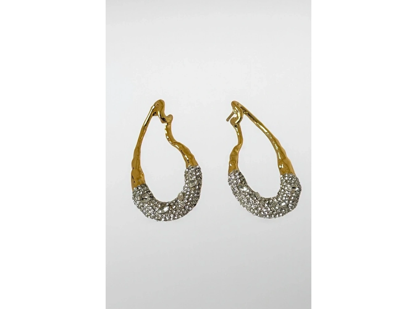 Altın Renk Taş Detaylı Metal Küpe (Çift)