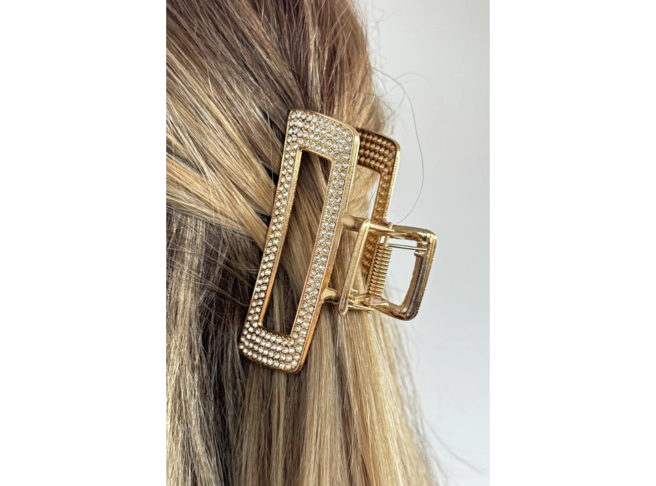 Altın Renk Taş Detaylı Metal Mandal Toka