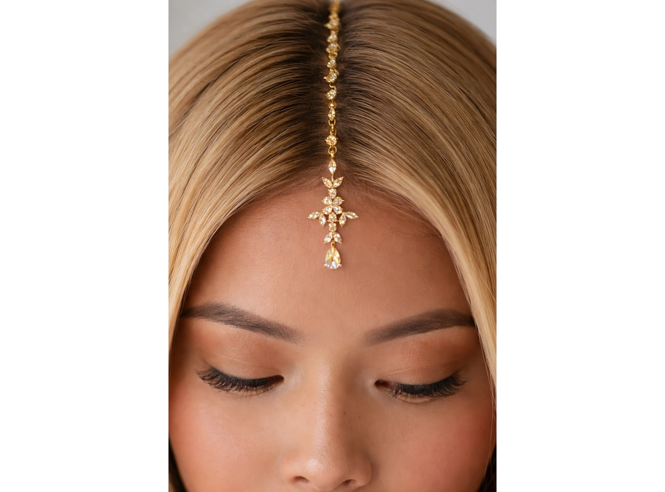 Altın Renk Taş Detaylı Saç Aksesuarı