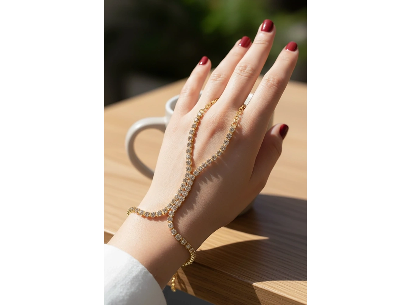 Altın Renk Taş Detaylı Şahmeran