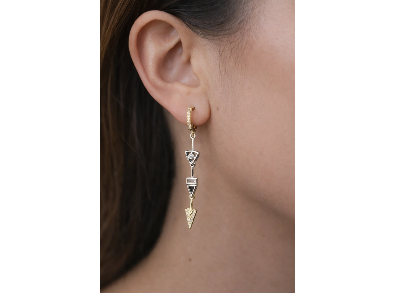 Altın Renk Taş Detaylı Sallantılı 14K Altın Kaplama Küpe (Çift)