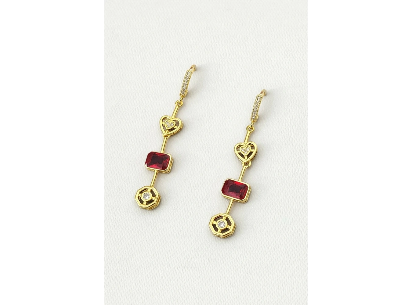 Altın Renk Taş Detaylı Sallantılı 14K Altın Kaplama Küpe (Çift)