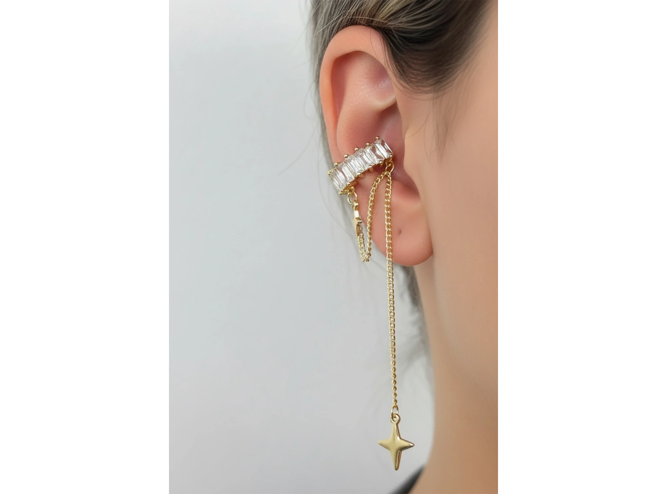 Altın Renk Taş Detaylı Sallantılı 14K Altın Kaplama TX Ear Cuff (Tek)