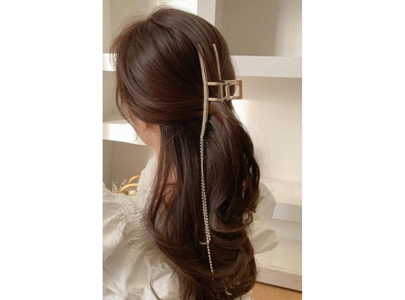 Altın Renk Taş Detaylı Sallantılı Metal Mandal Toka