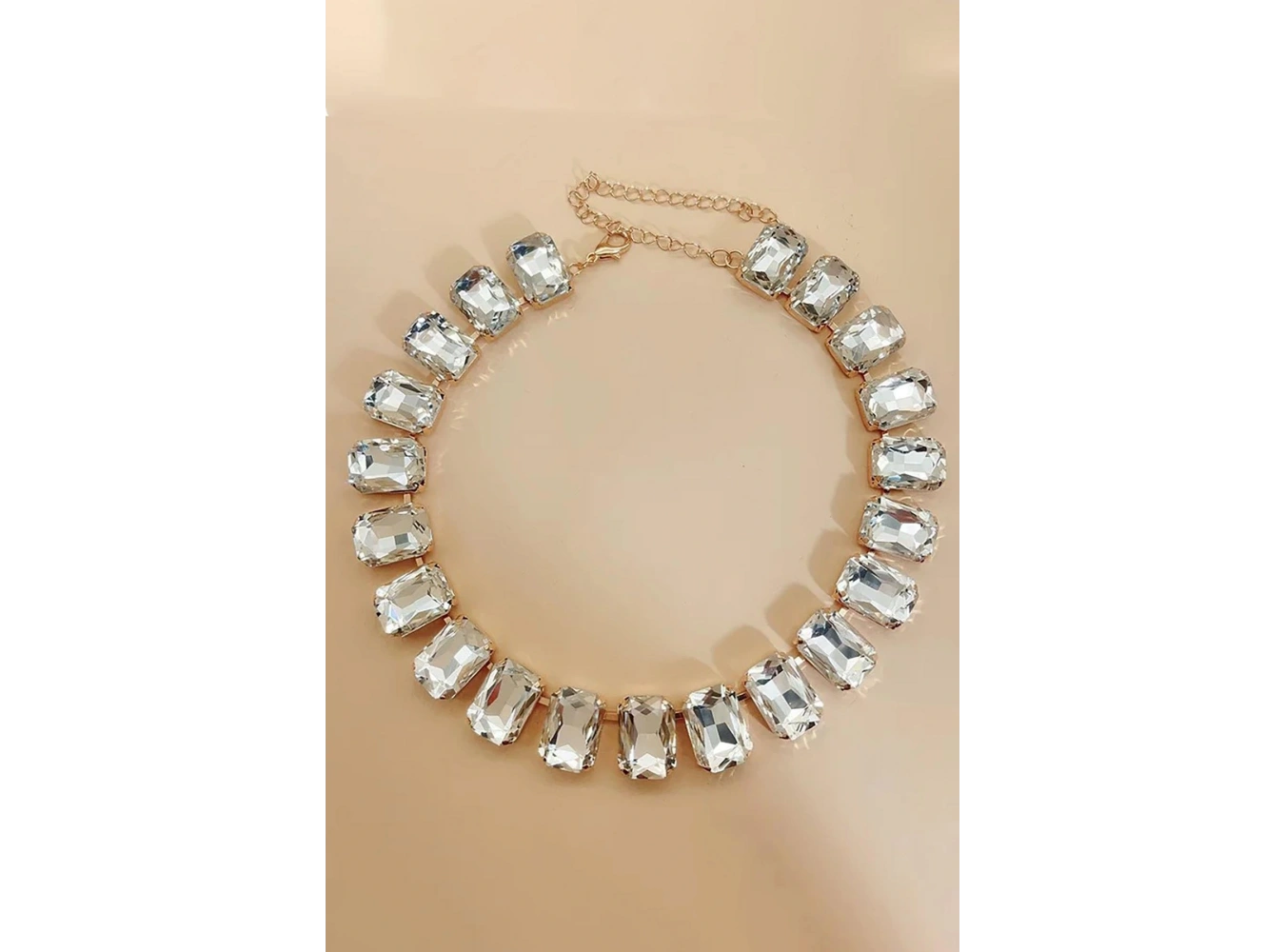 Altın Renk Taş Detaylı Tasarım Abiye Kolye