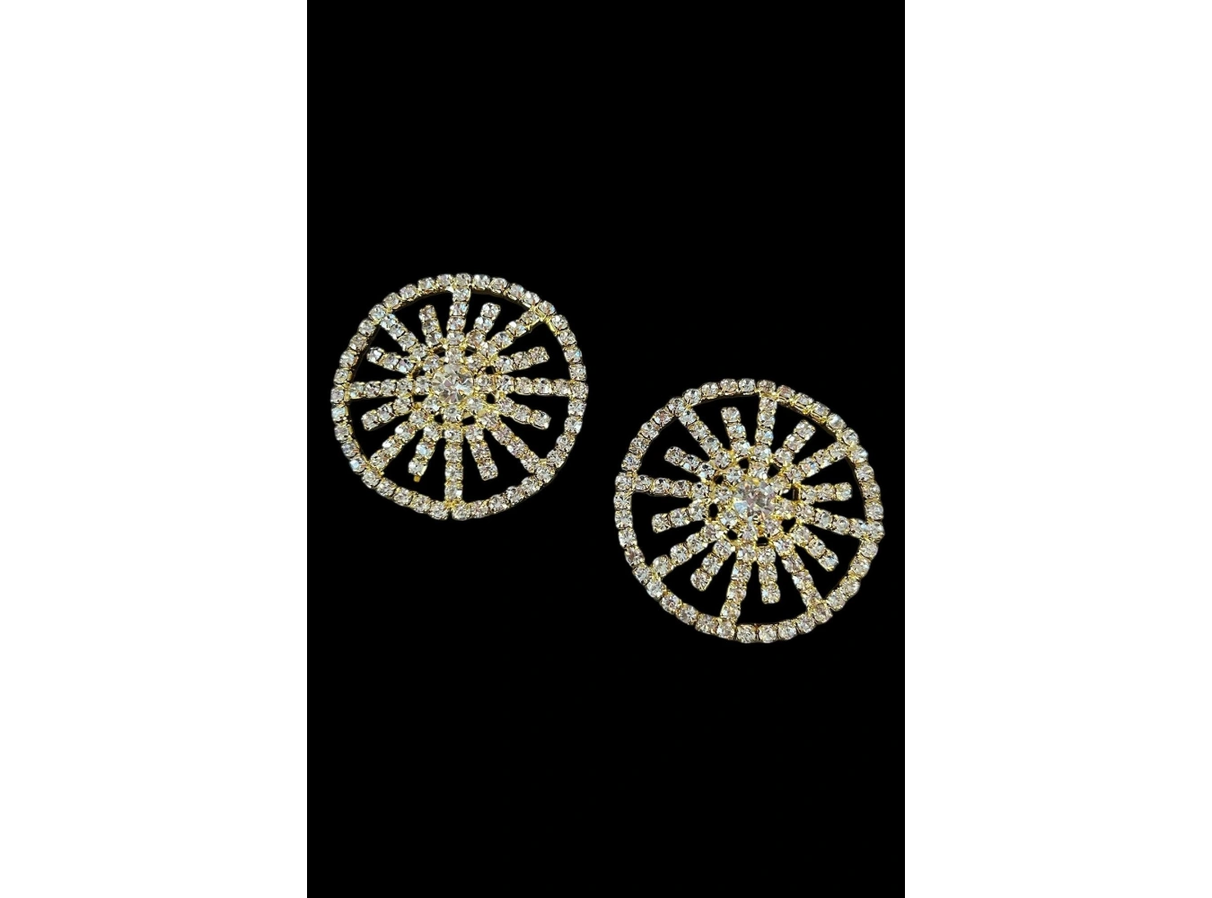 Altın Renk Taş Detaylı Tasarım Göğüs Ucu Aksesuar