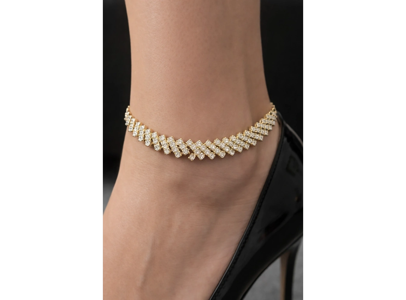 Altın Renk Taş Detaylı Tasarım Halhal