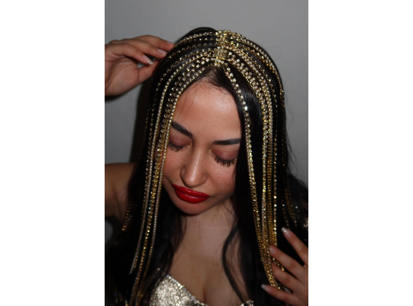 Altın Renk Taş Detaylı Tasarım Taç