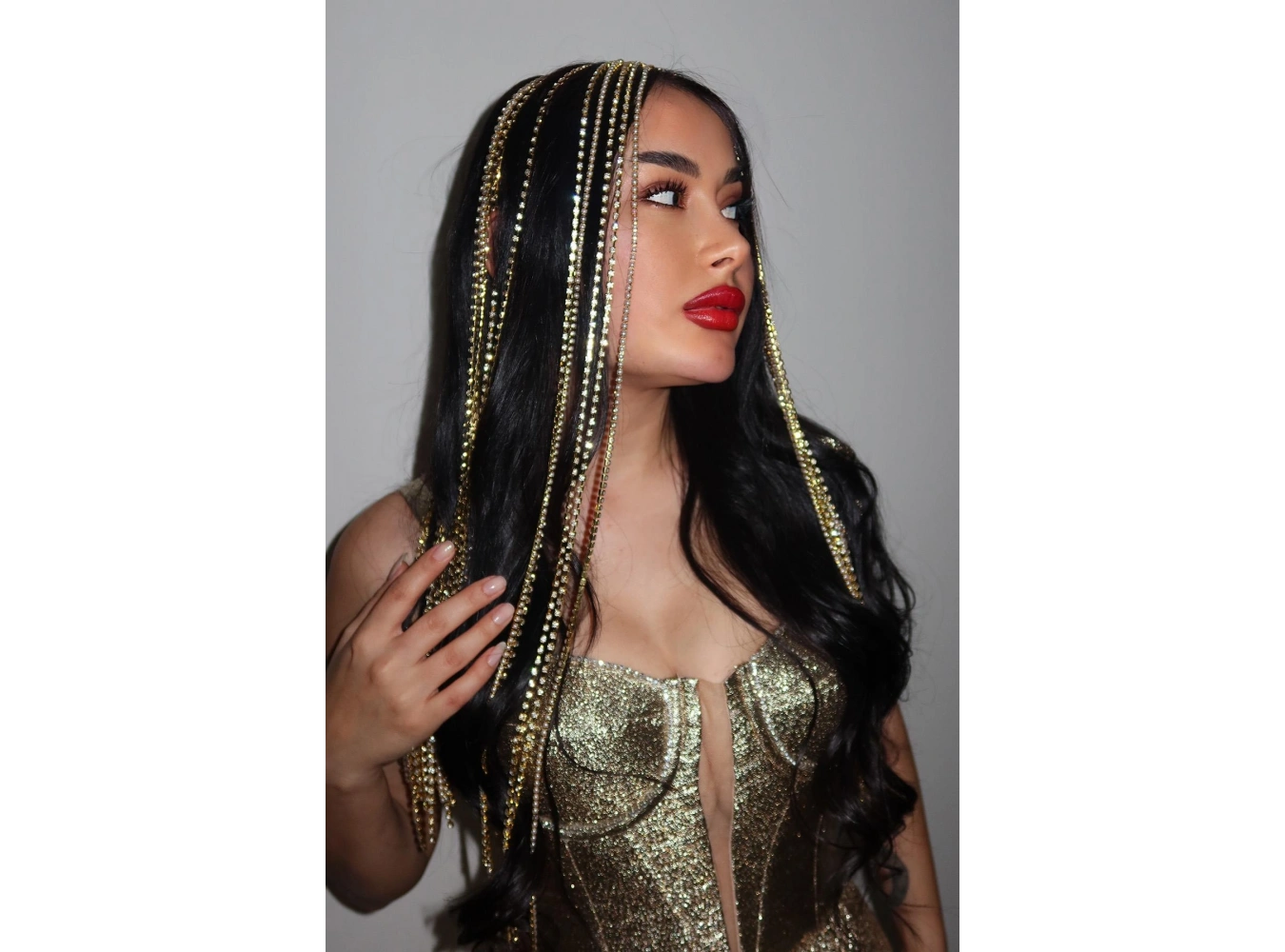 Altın Renk Taş Detaylı Tasarım Taç