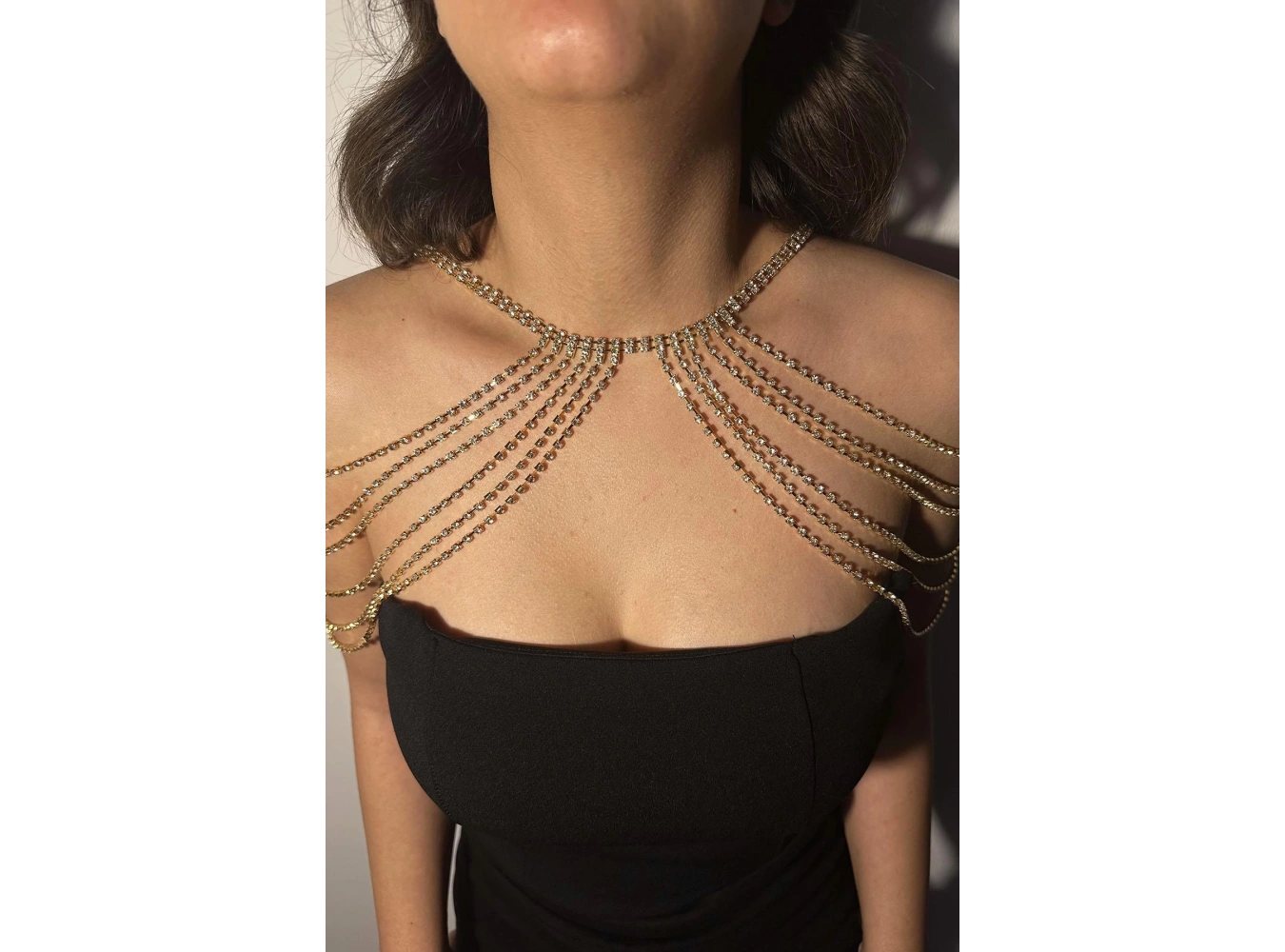 Altın Renk Taş Detaylı Tasarım Vücut Aksesuar