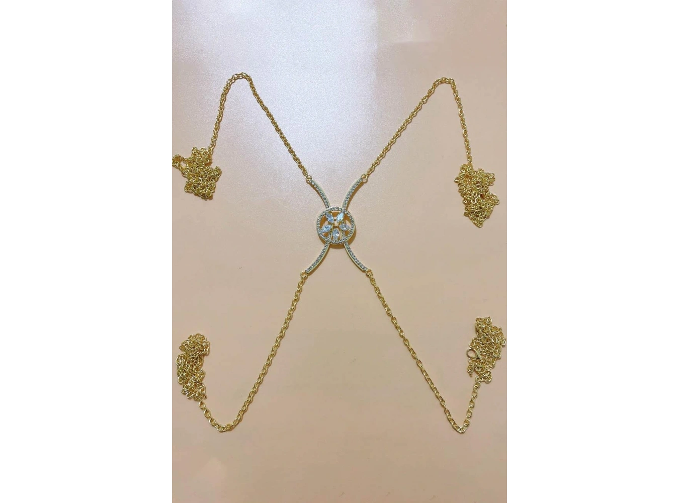 Altın Renk Taş Detaylı Tasarım Vücut Aksesuarı