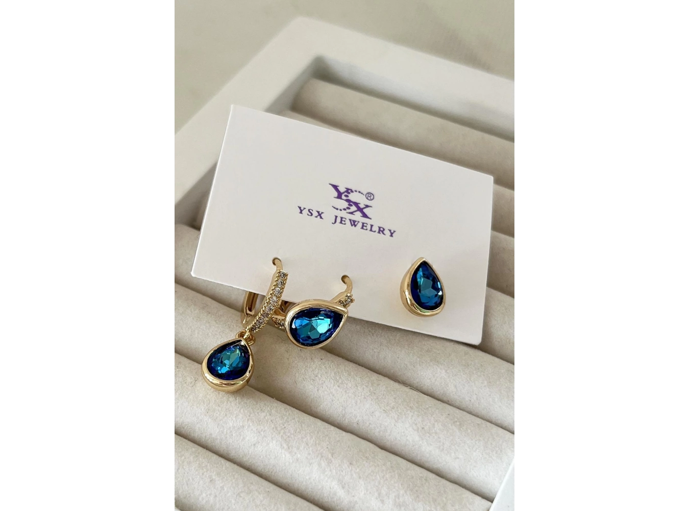 Altın Renk Taş Detaylı VİP 3lü YSX Küpe Set