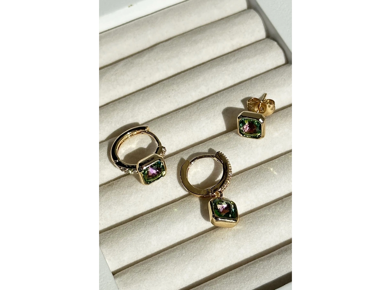 Altın Renk Taş Detaylı VİP 3lü YSX Küpe Set