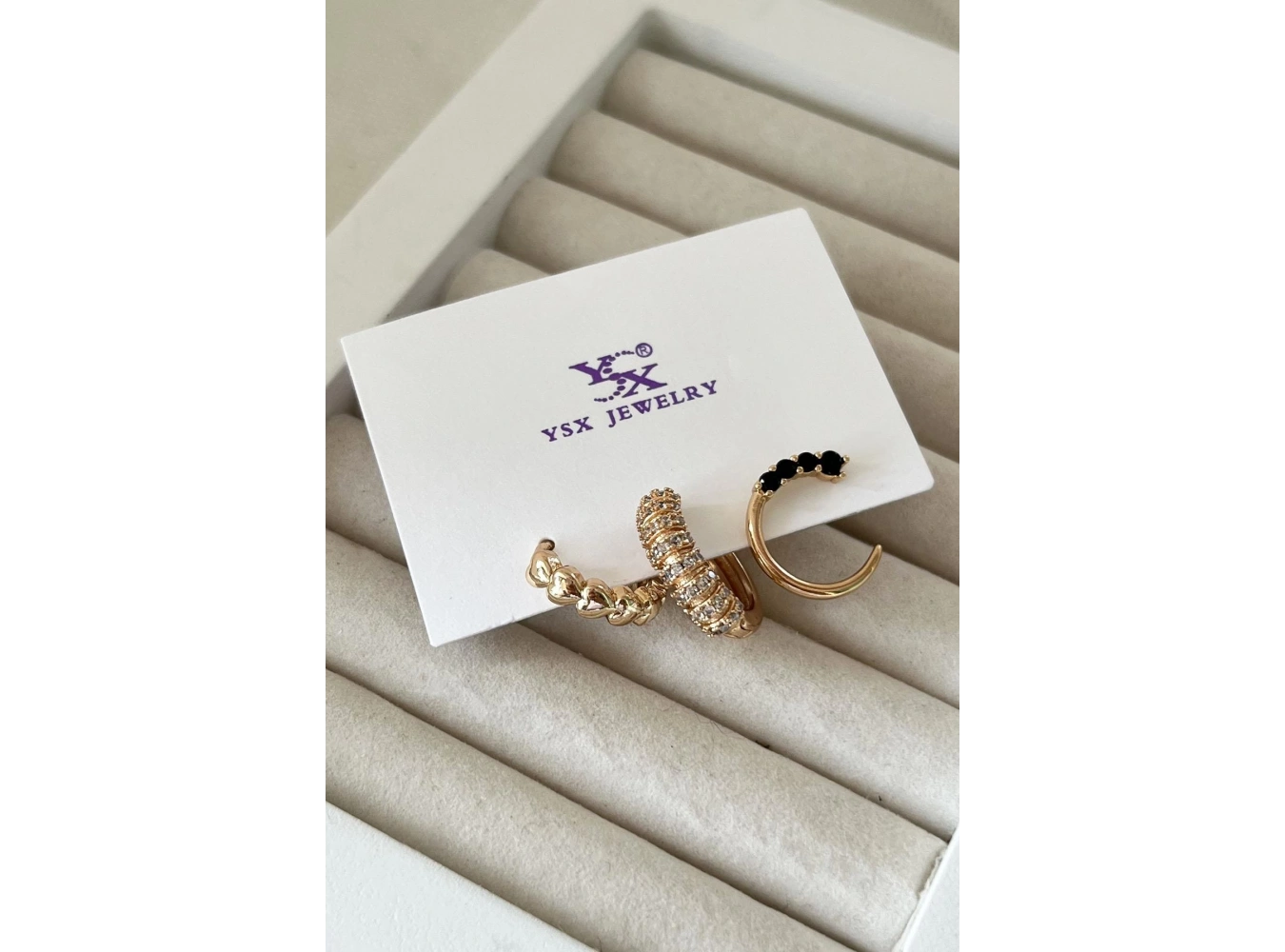 Altın Renk Taş Detaylı VİP 3lü YSX Küpe Set