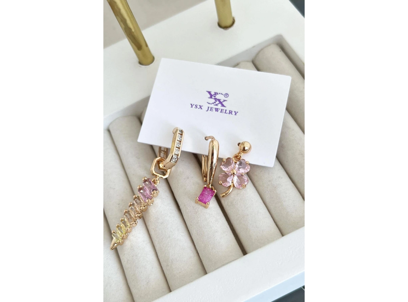 Altın Renk Taş Detaylı VİP 3lü YSX Küpe Set