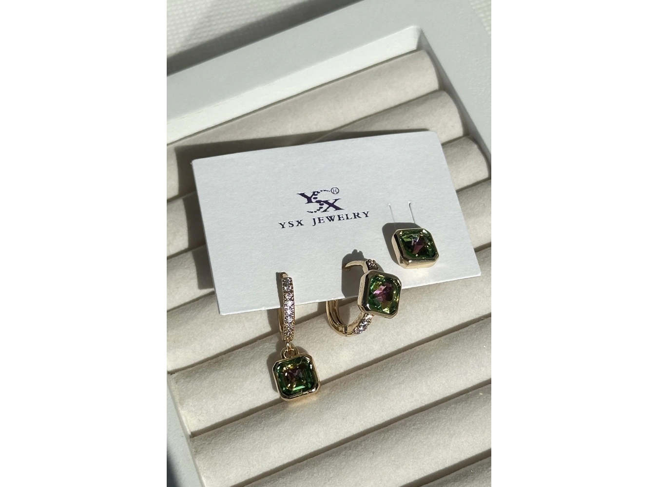 Altın Renk Taş Detaylı VİP 3lü YSX Küpe Set