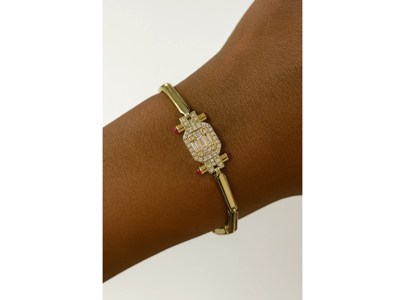 Altın Renk Taş Detaylı VİP YSX Bileklik