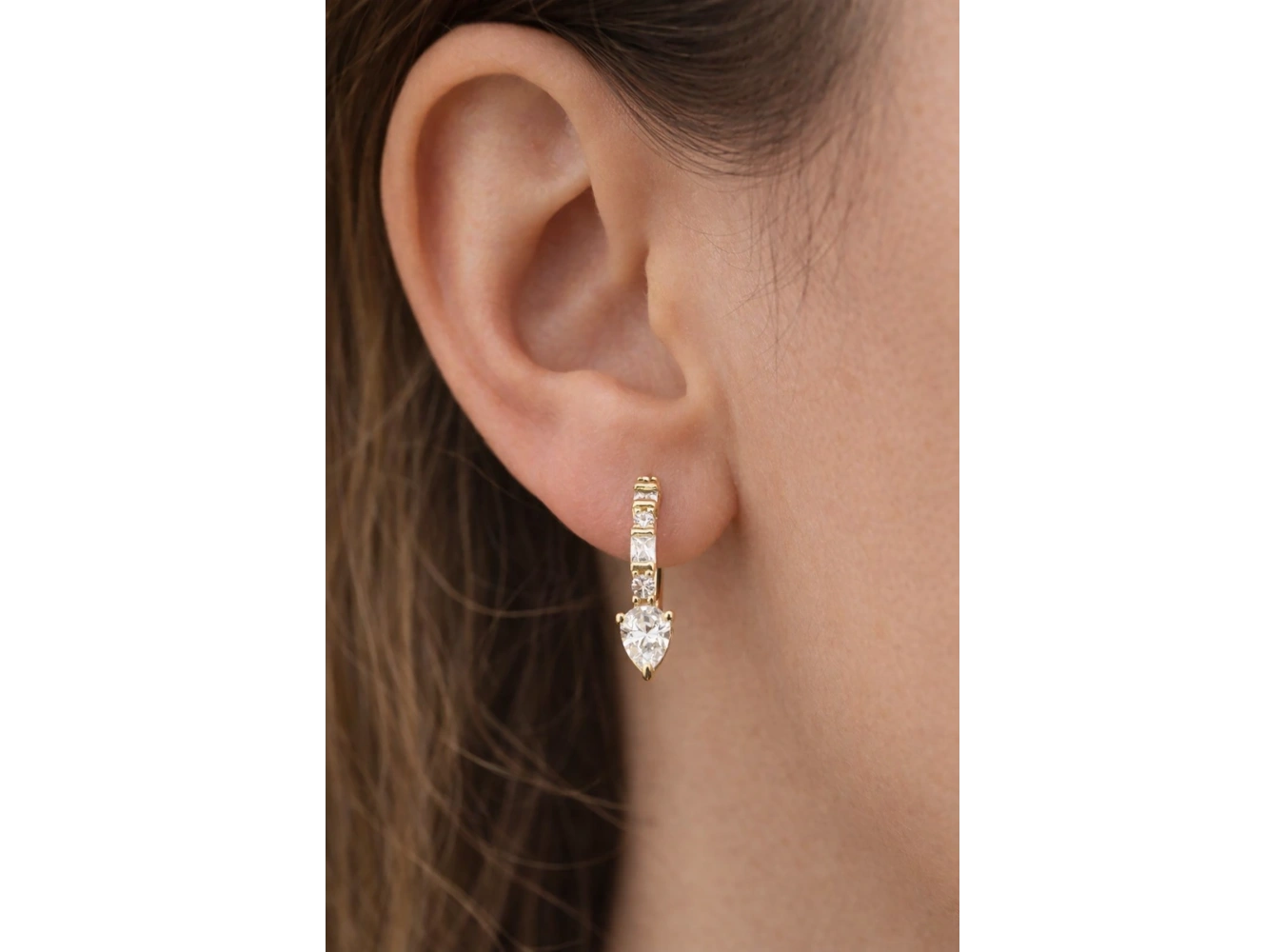 Altın Renk Taş Detaylı Xuping Küpe (Çift)