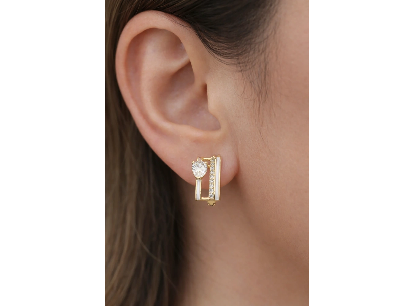 Altın Renk Taş Detaylı Xuping Küpe (Çift)