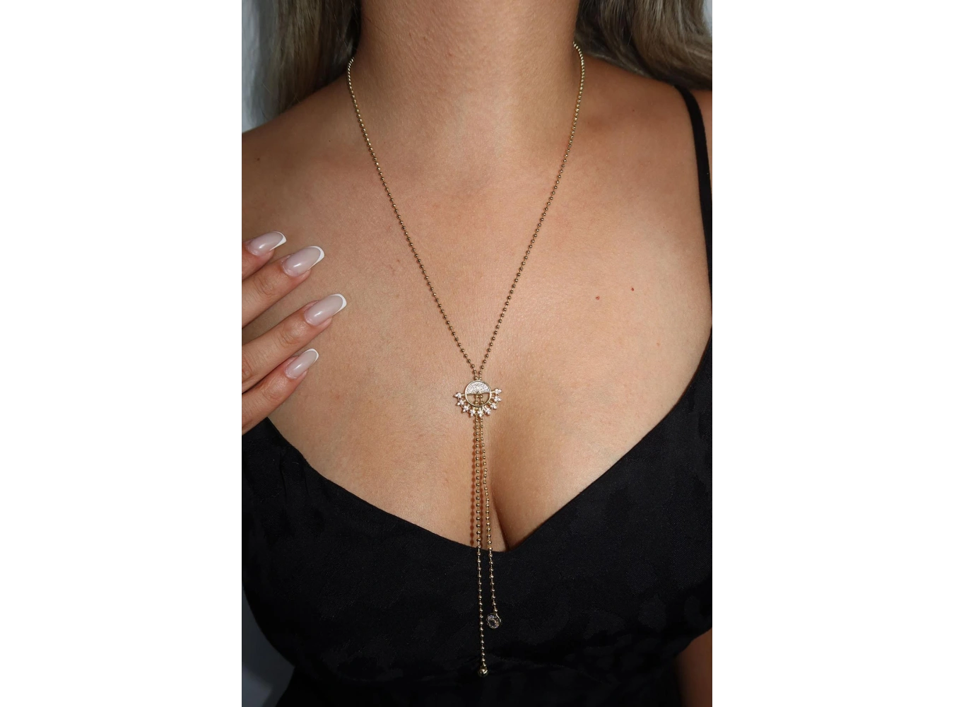 Altın Renk Taş Detaylı Y Kolye