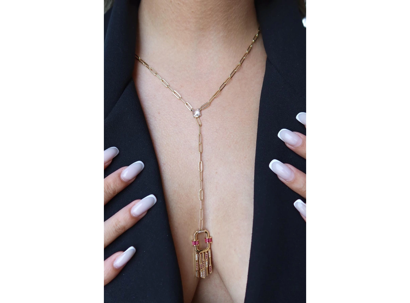 Altın Renk Taş Detaylı Y Kolye