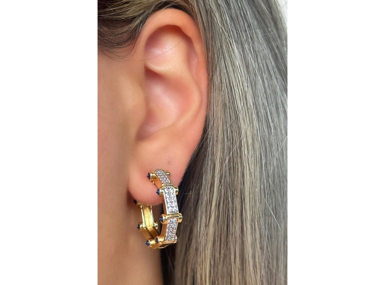 Altın Renk Taş Detaylı YSX Halka Küpe (Çift)