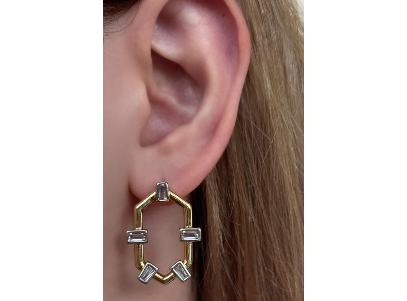 Altın Renk Taş Detaylı YSX Küpe (Çift)