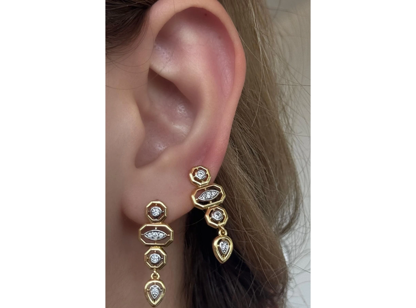 Altın Renk Taş Detaylı YSX Küpe (Çift)