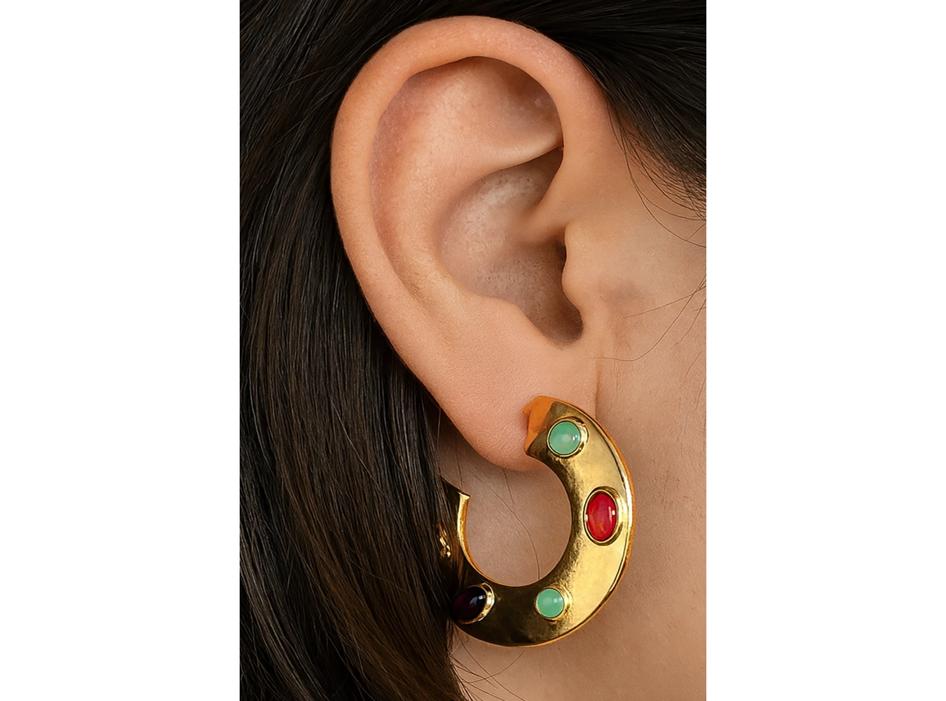 Altın Renk Taş Detaylı Küpe (Çift)