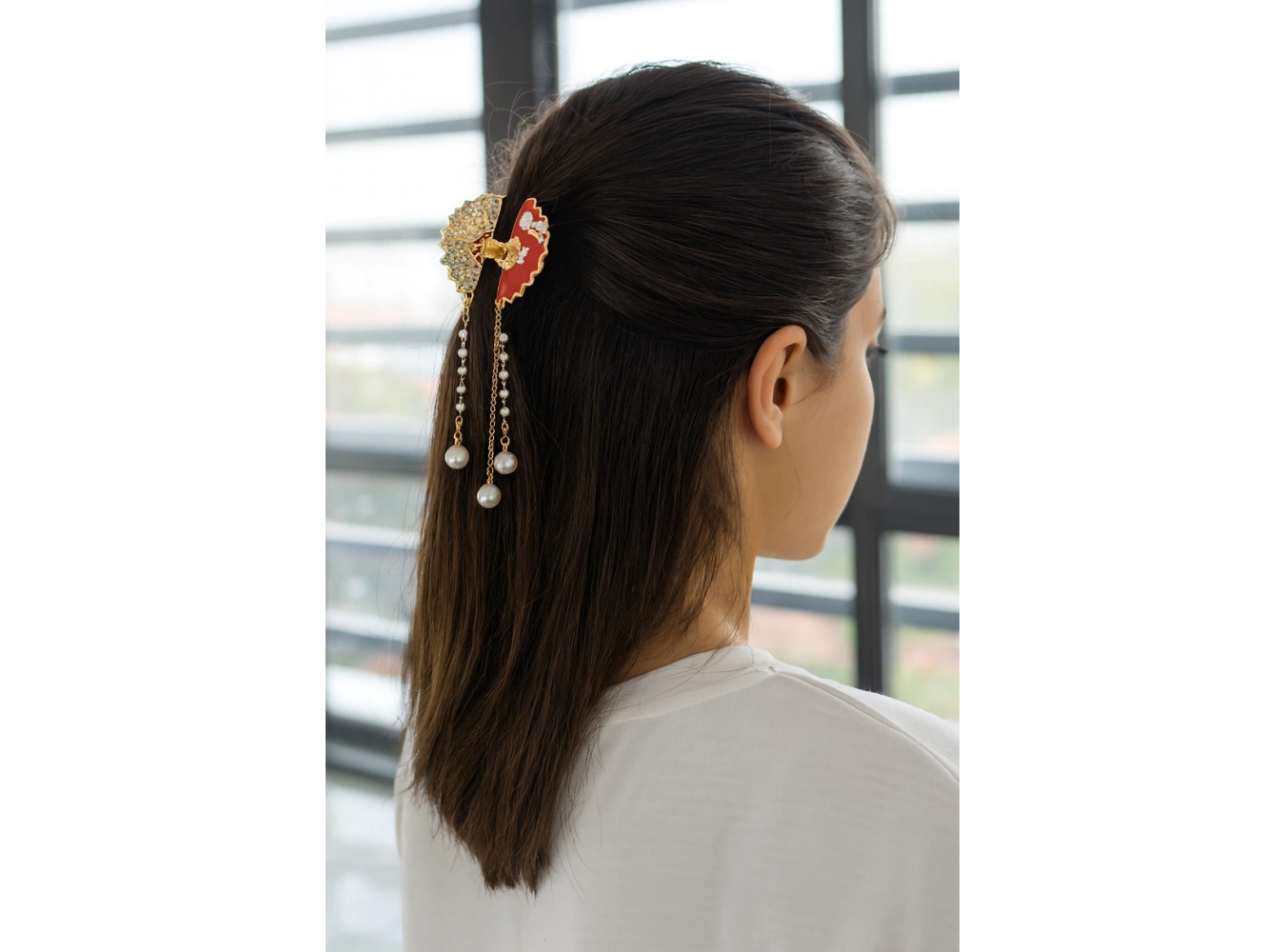 Altın Renk Taş Ve İnci Detaylı Mini Metal Mandal Toka