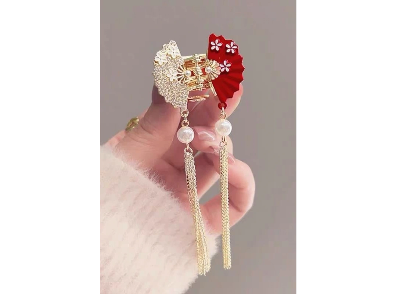 Altın Renk Taş Ve İnci Detaylı Mini Metal Mandal Toka